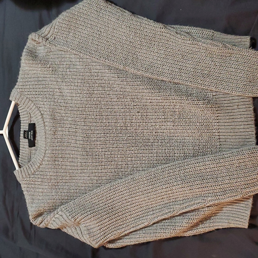 GREY very cute Sweater from Urban Heritage size small. Looks awesome with jeans.